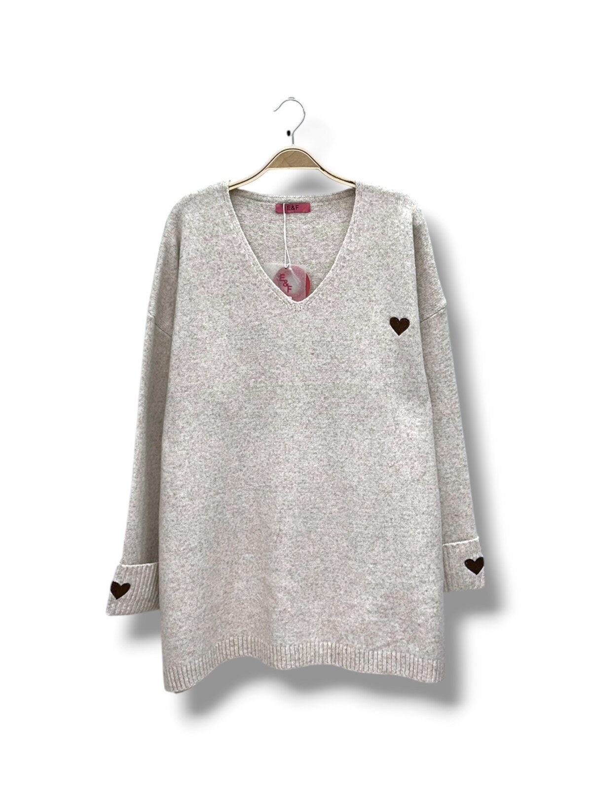 Plus size džemper s motivom srca – prikaz 7