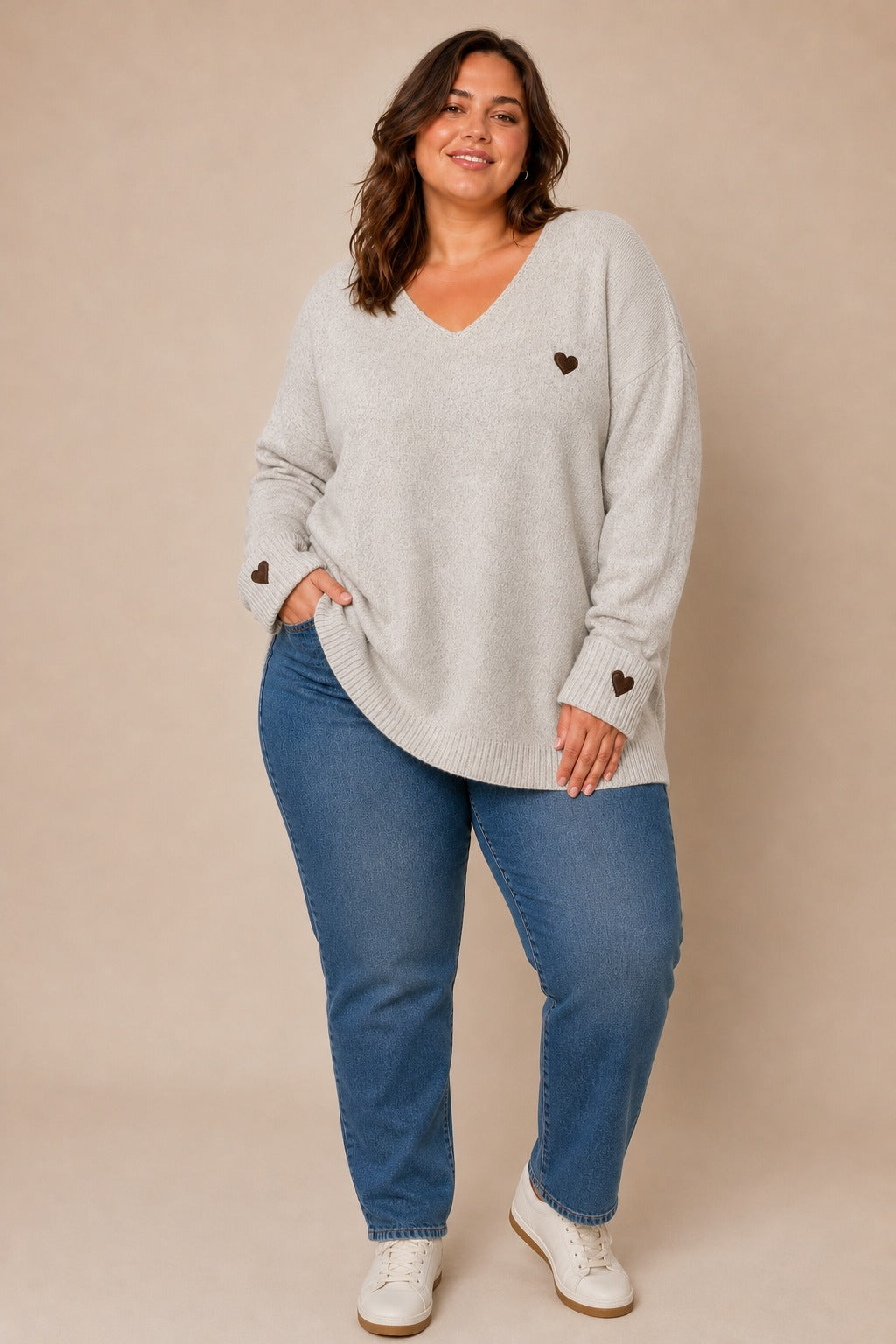Plus size džemper s motivom srca – džemper srce ekru