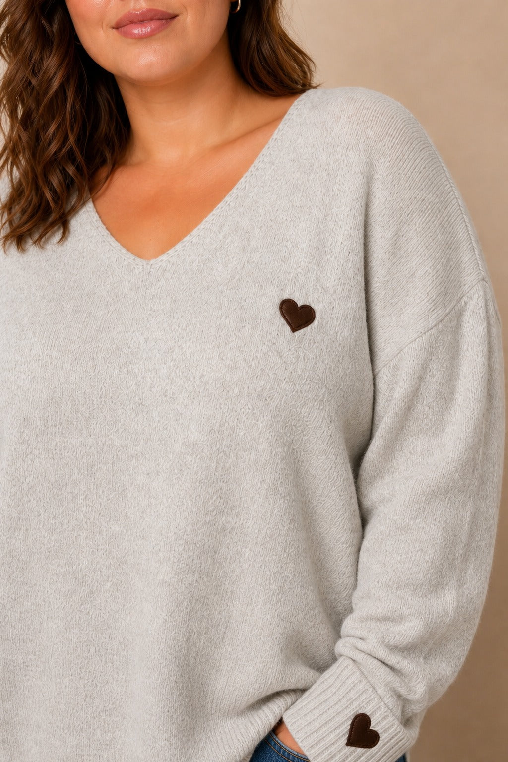 Plus size džemper s motivom srca – džemper srce ekru