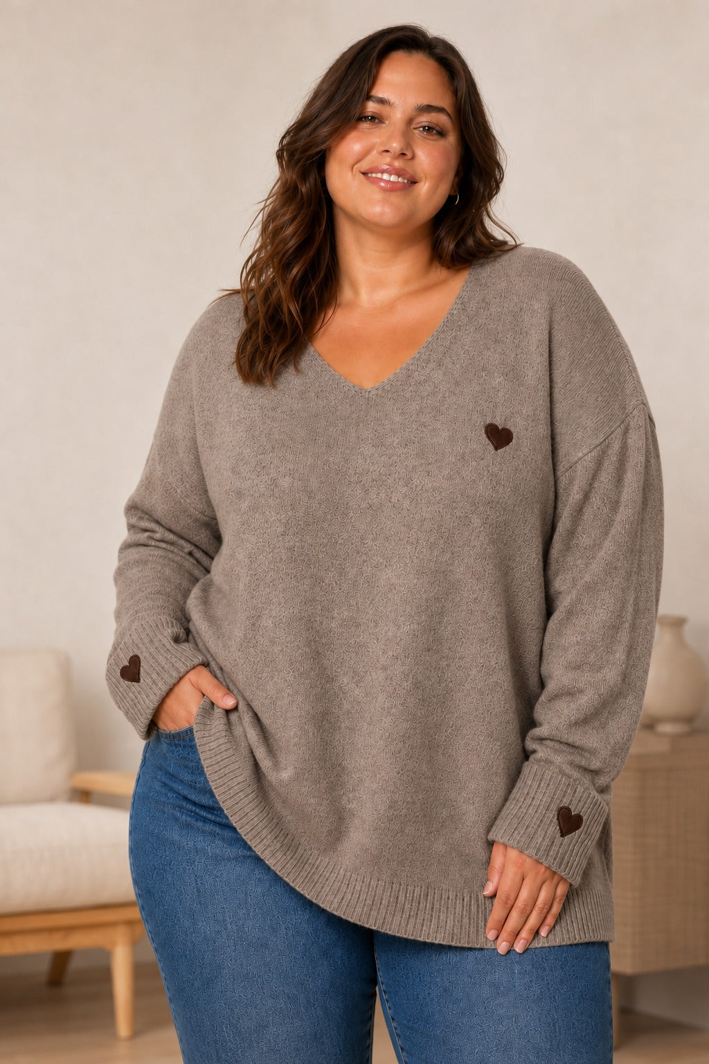 Plus size džemper s motivom srca – džemper srce taupe